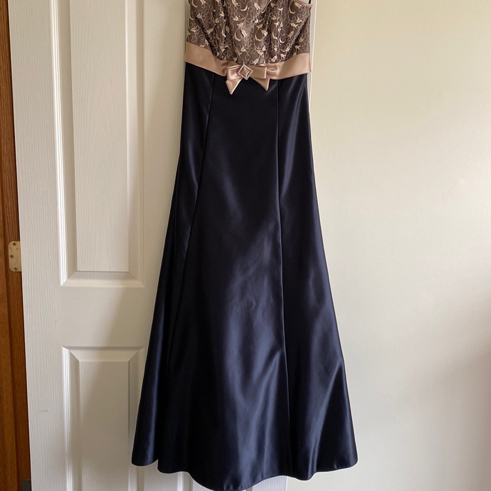 Jessica McClintock | Black and Gold Long Formal Prom Dress | Size 5 Juniors